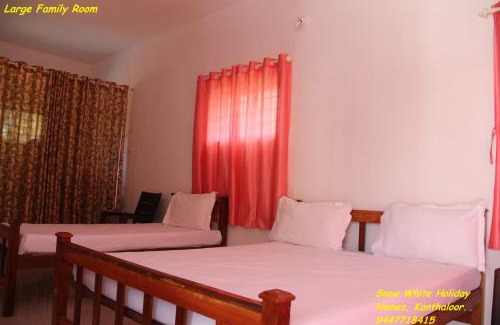 Kanthalloor House | Kanthalloor Homestay Snow White Holiday Homes