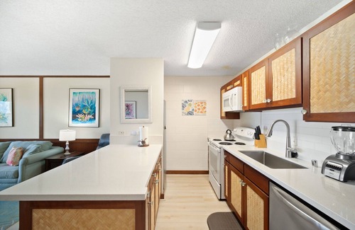 Wailua Condo | Kapaa Shore Resort A106, Oceanfront, King Bed, Ground Floor, Comp Wifi