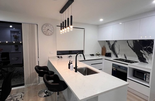 Takanini House | Kapia House,Great location for Airport, Botanical Garden, Town Centre.