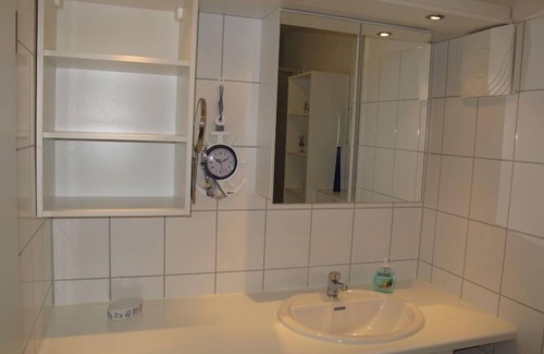 Breege Apartment | Kapitänskajüte by Interhome