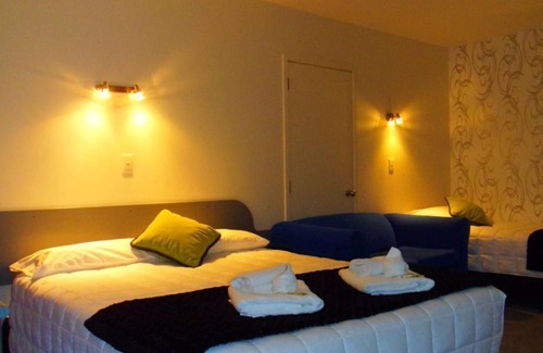 Paraparaumu Hotel | Kapiti Lindale Motel & Conference Centre