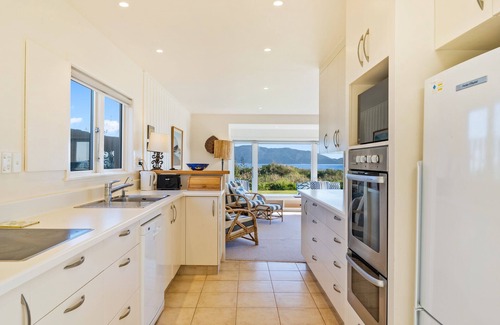 Waikanae House | Kapiti Panorama – Waikanae Beach Holiday Home