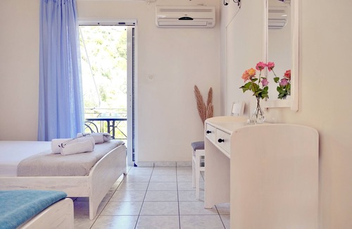 Ilia Hotel | Kapougiati Studios