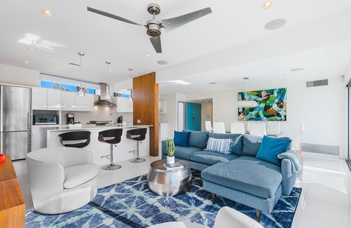 Desert Park Estates House | Kaptur the Sun! MidMod Gem! 3 King Beds! Large Pool! FirePit! Mtn. Views!