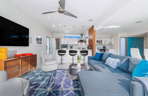 Desert Park Estates House | Kaptur the Sun! MidMod Gem! 3 King Beds! Large Pool! FirePit! Mtn. Views!