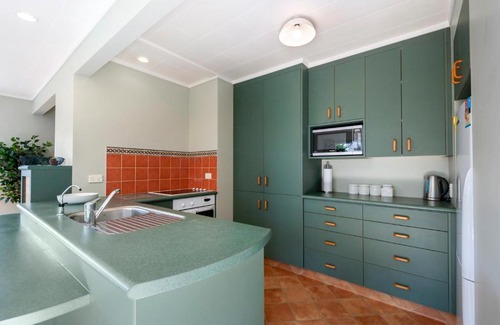 Wharewaka House | Kapuka Paradise - Wharewaka Holiday Home