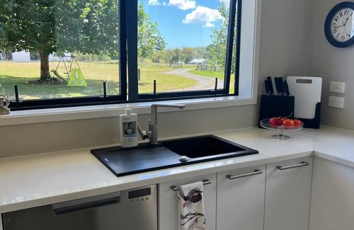 Karaka Cottage | karaka cottage private farm stay -Auckland