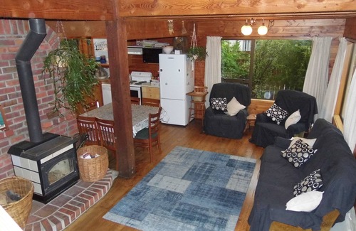 Marahau Cottage | KARAKA holiday cottage on the door step of the ABEL TASMAN NATIONAL PARK