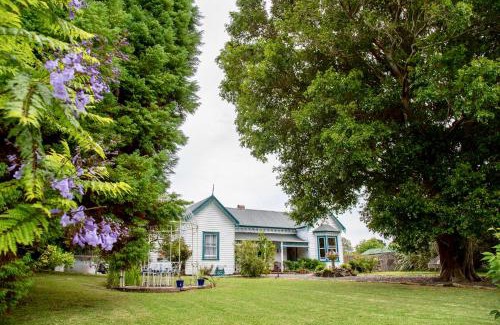 Coromandel Bed & Breakfast | Karamana Homestead (1872)