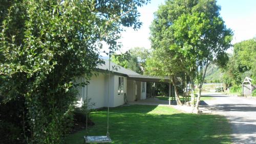 Karamea Hotel | Karamea River Motels