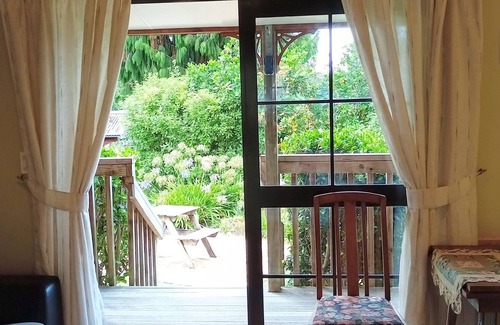 Paeroa Cottage | Karangahake Gold 'n Views Cottage