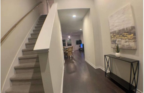 Manor House | Karaoke Zen House near Domain, Apple, Samsung, Dell