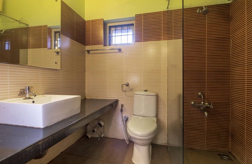 Vazhavatta Resort | Karapuzha Village Resort