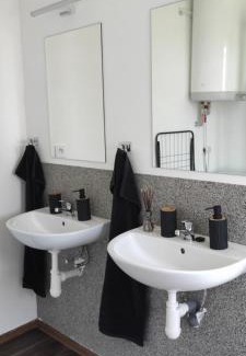 Dolni Bojanovice Ski Chalet | Karavan mezi vinohrady
