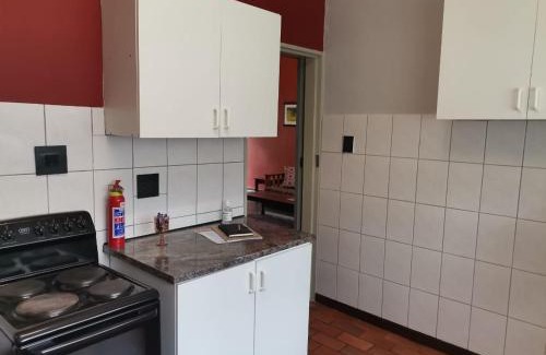 Roodeplaat Apartment | Karee Laagte