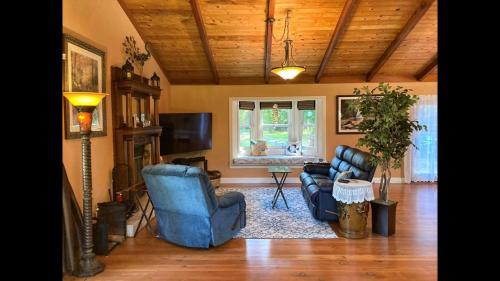 Mendocino House | Karen`s Ferngully