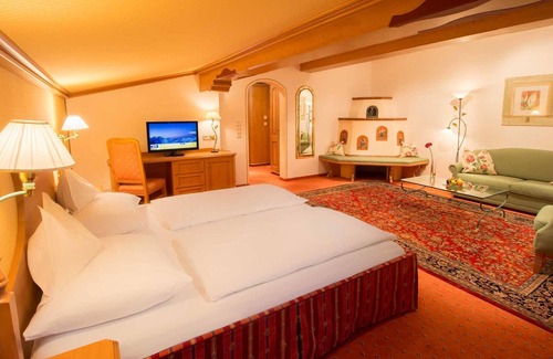 Lech am Arlberg Hotel | Karhorn Suite with Balcony - Hotel Kristberg