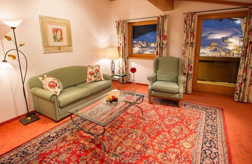 Lech am Arlberg Hotel | Karhorn Suite with Balcony - Hotel Kristberg