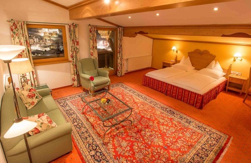 Lech am Arlberg Hotel | Karhorn Suite with Balcony - Hotel Kristberg