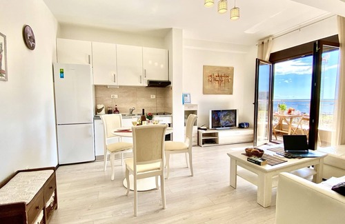 Budva Apartment | Karina Apartment in Budva is close to the beach and has the Sea View balcony.