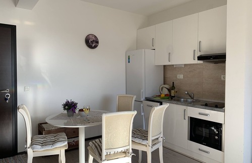 Budva Apartment | Karina Apartment in Budva is close to the beach and has the Sea View balcony.