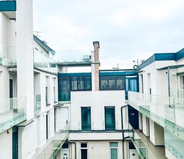 Lagymanyos Apartment | Karinflats-Love