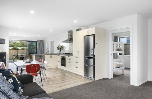 Karitane House | Karitane Beach Retreat - Karitane Holiday Home