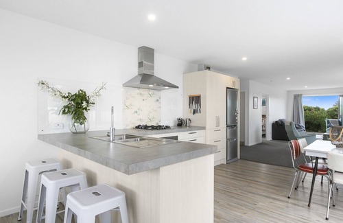 Karitane House | Karitane Beach Retreat - Karitane Holiday Home
