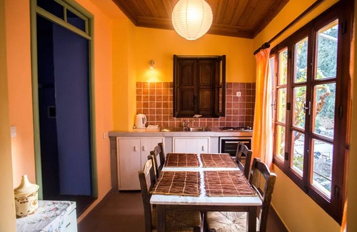 Megisti Apartment | Karnayo Traditional Houses