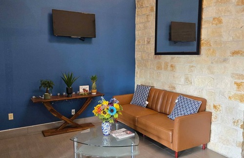 Karnes City Hotel | Karnes City Lodge