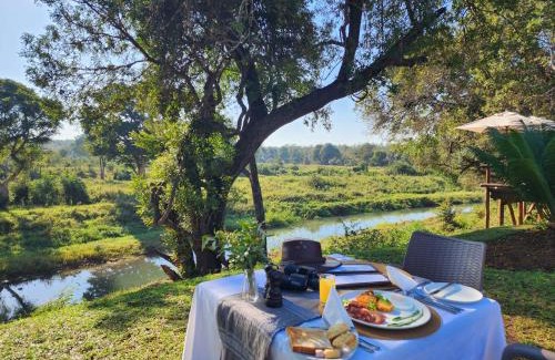 Maruleng Cabin | Karongwe Portfolio - Becks Safari Lodge