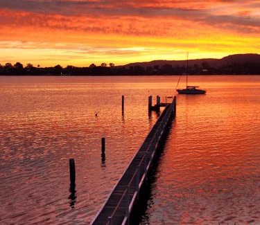 Point Clare House | Karoola