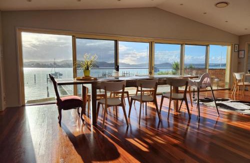 Point Clare House | Karoola