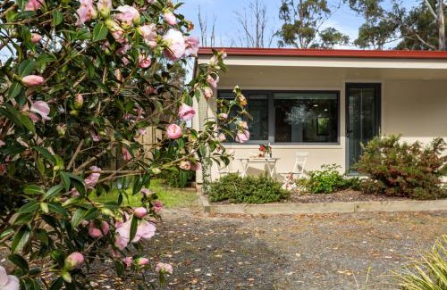 Karoola Villa | Karoola Cottage Self Contained