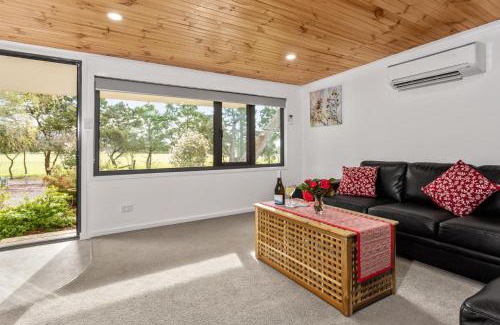 Karoola Villa | Karoola Cottage Self Contained