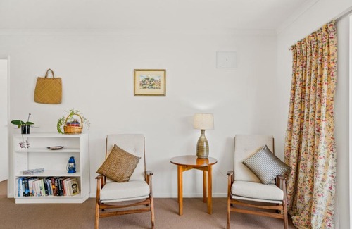 Karori House | Karori Kabin - Karori Holiday Home