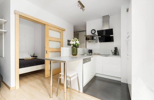 Stare Miasto District Apartment | Karpia 17 | Sunny Apartment | Parking