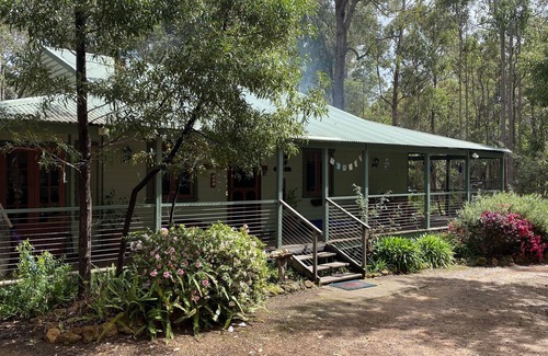 Quinninup House | * Karri Tree Cottage *