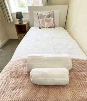 Cringleford House | Karuna House