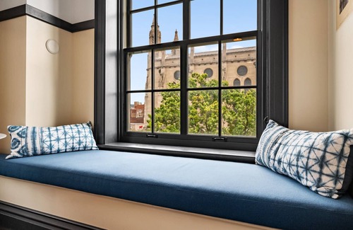 East Liberty Apartment | Kasa | Accessible Studio Near Bakery Square | The Maverick