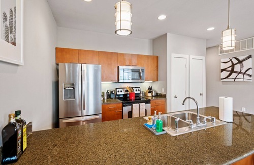 Legacy Park Apartment | Kasa | Comfy 2BD + Amenity Access | Plano