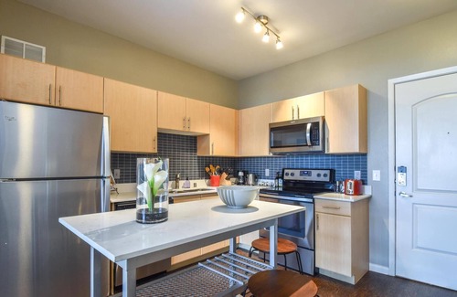 Legacy Park Apartment | Kasa | Comfy 2BD + Amenity Access | Plano
