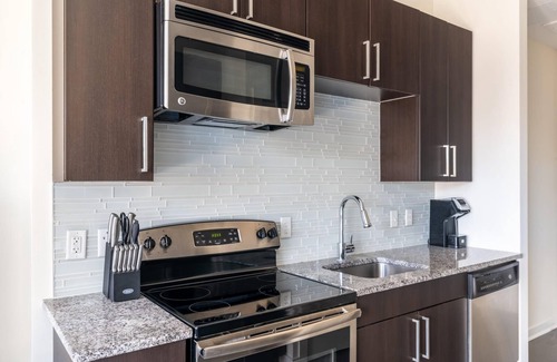 Del Ray Apartment | Kasa | Cozy Studio + Amenity Access | Alexandria