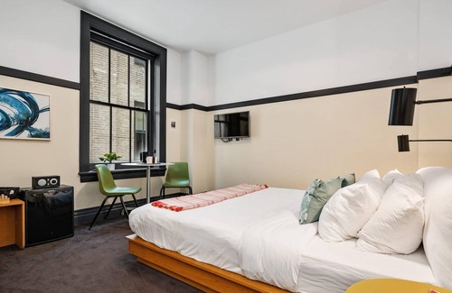 East Liberty Apartment | Kasa | East Liberty Neighborhood, Atrium Studio | The Maverick