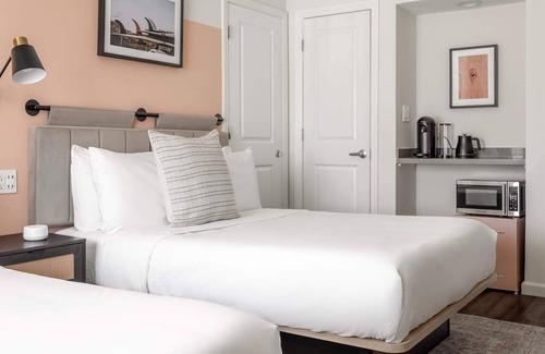 Ventura Apartment | Kasa Palo Alto | Explore Silicon Valley with the Family