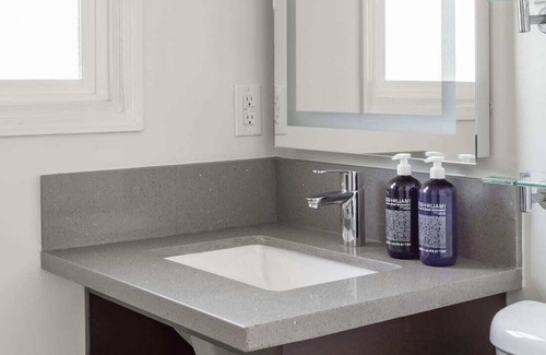 Ventura Apartment | Kasa Palo Alto | Nearby Silicon Valley, Double Beds