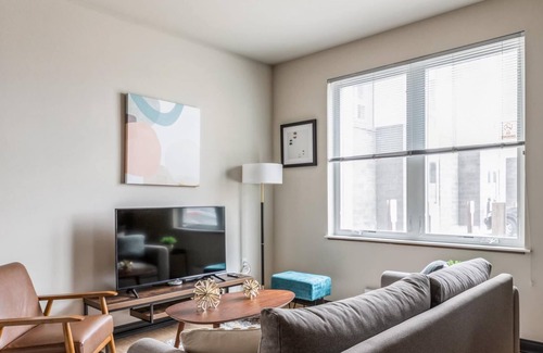 Westown Apartment | Kasa | Pet Friendly + Nearby Local Eateries | Milwaukee