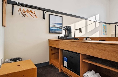 East Liberty Apartment | Kasa | Plenty of Nearby Attractions, Cozy Studio | The Maverick