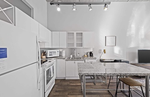 South Side Flats Apartment | Kasa | Studio, Marina in SouthSide | Pittsburgh