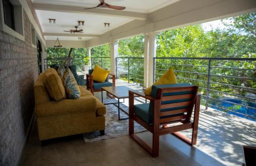 Victoria Falls Hotel | Kasambabezi Lodge